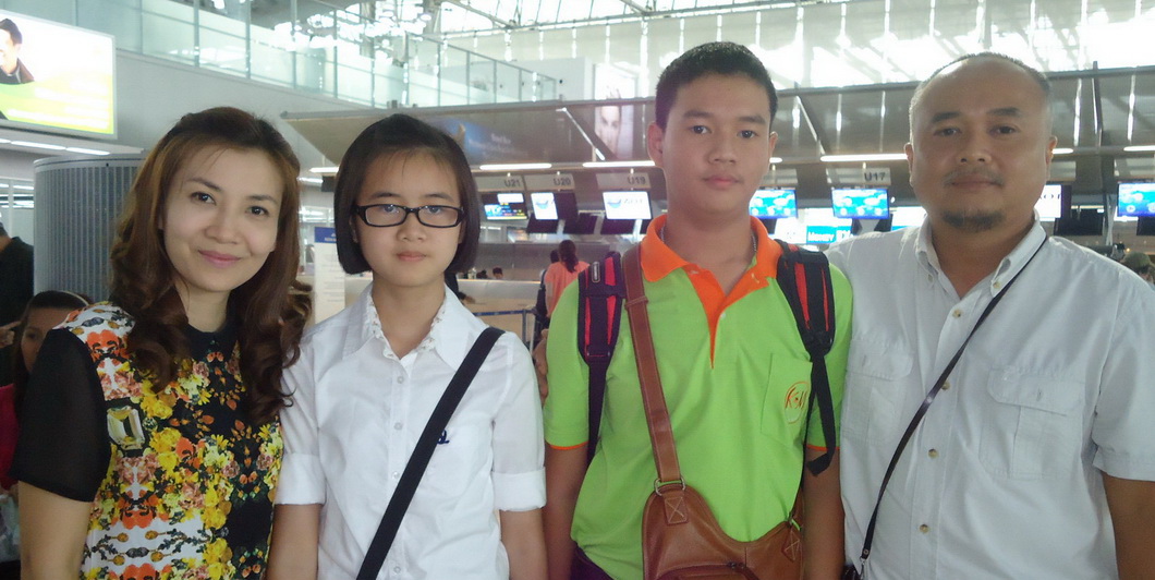 น้องปิ่น มาส่งพี่ปูนถึงสนามบิน เดินทางโดยสวัสดิภาพคะ :)
