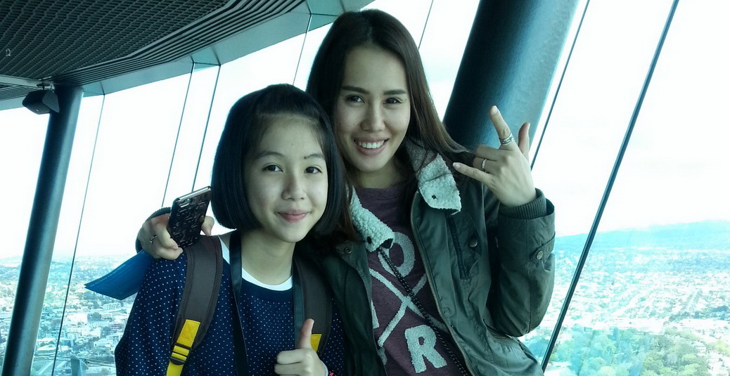 พี่พอร์ชและคุณแม่มาดูลาดเลาก่อนมาเรียนจริง ขึ้นชมวิวบน Sky Tower