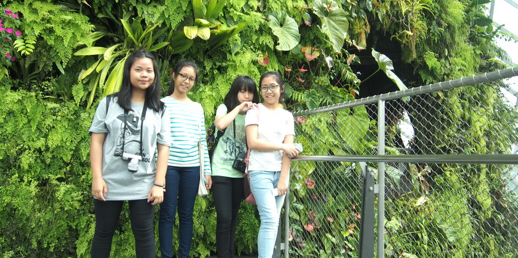 สี่สาวตัวแทนจาก ร.ร.สาธิตจอมบึง