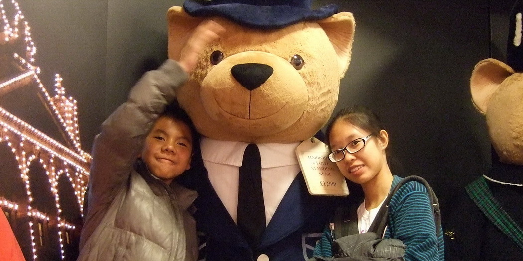 มา Harrods ขอถ่ายรูปกับพี่หมีสักหน่อย