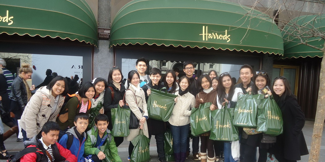 ทริปโปรดน้องสาวๆ Harrods!