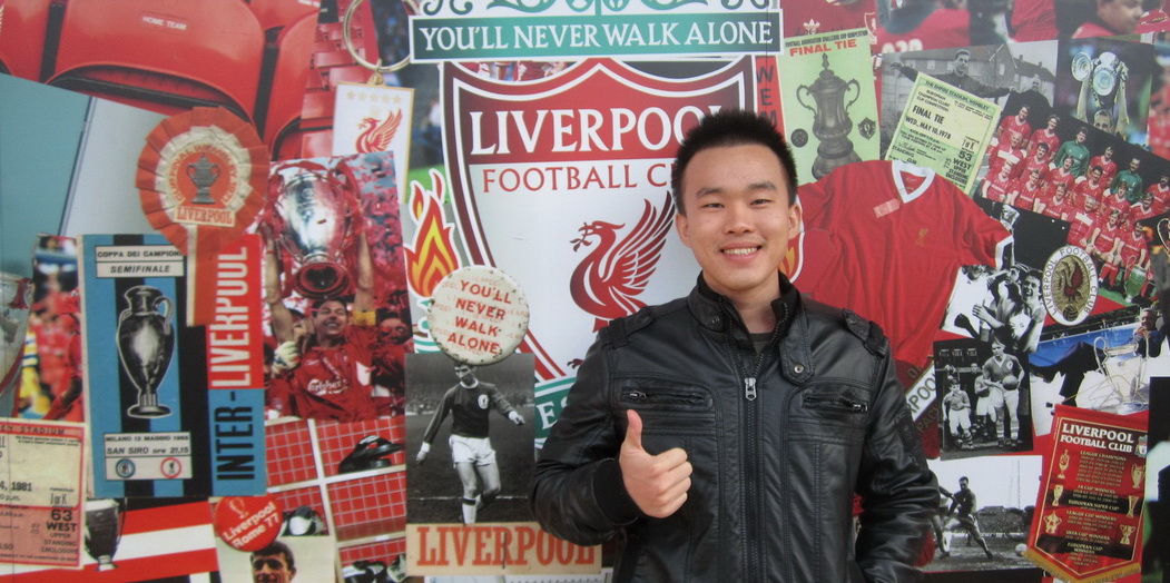 พี่เฟิร์ส หนุ่มหล่อ ขอเดี่ยว.. จัดปาย!  :)